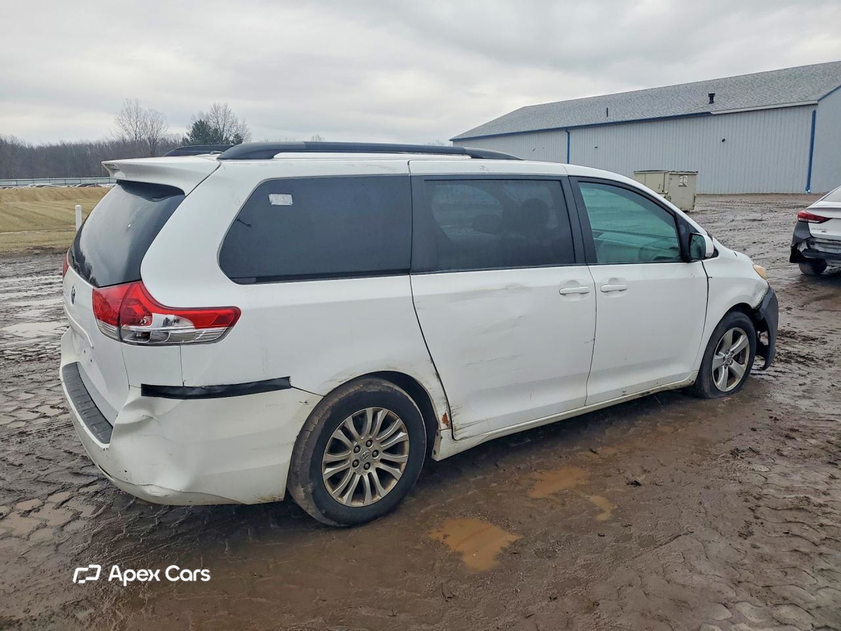 Toyota Sienna 2012