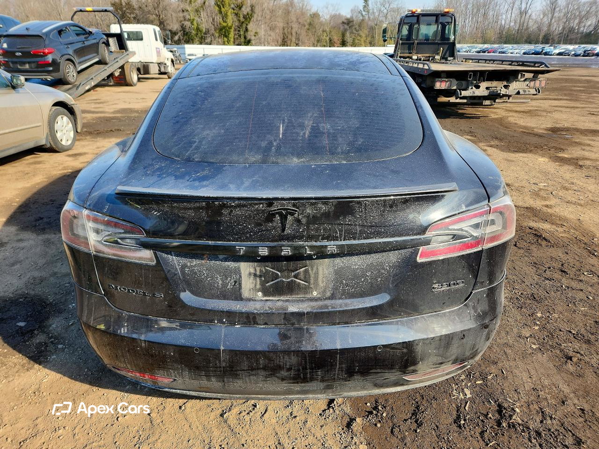Tesla Model S 2016