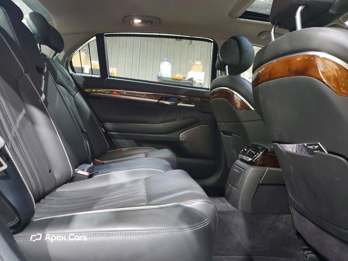Genesis G90 2017