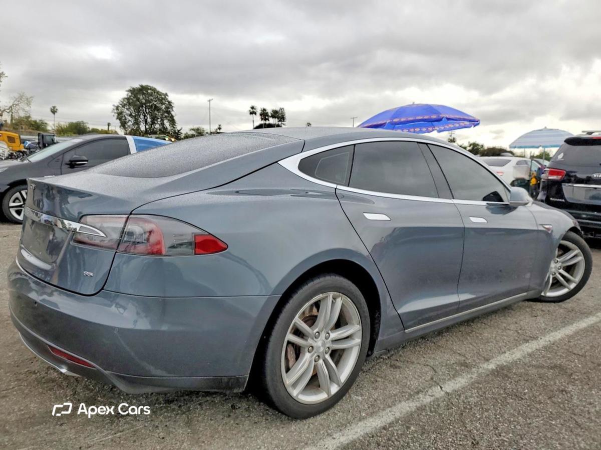 Tesla Model S 2014