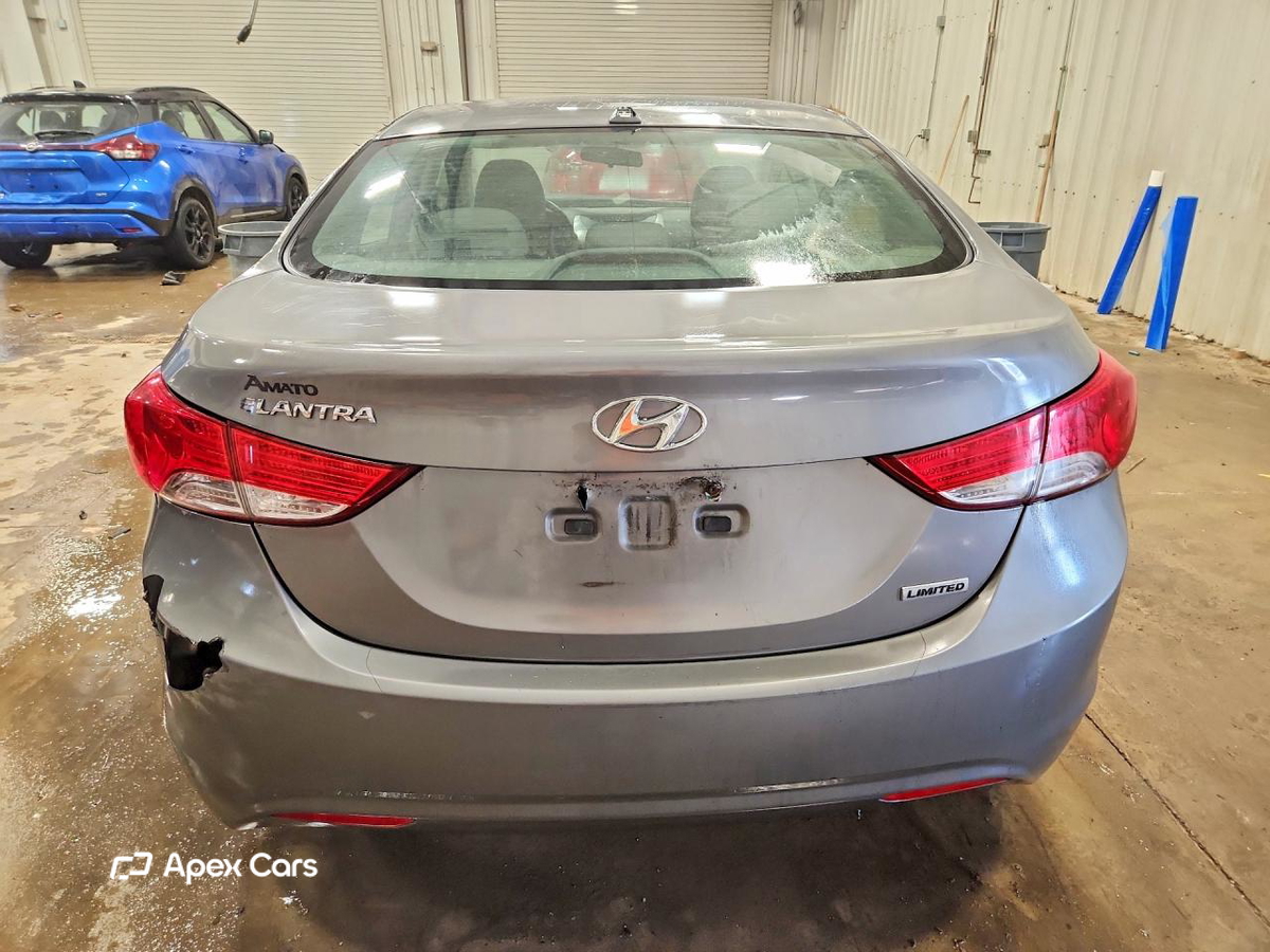 Hyundai Elantra 2012