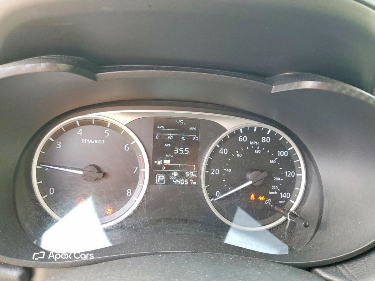 Nissan Versa 2021