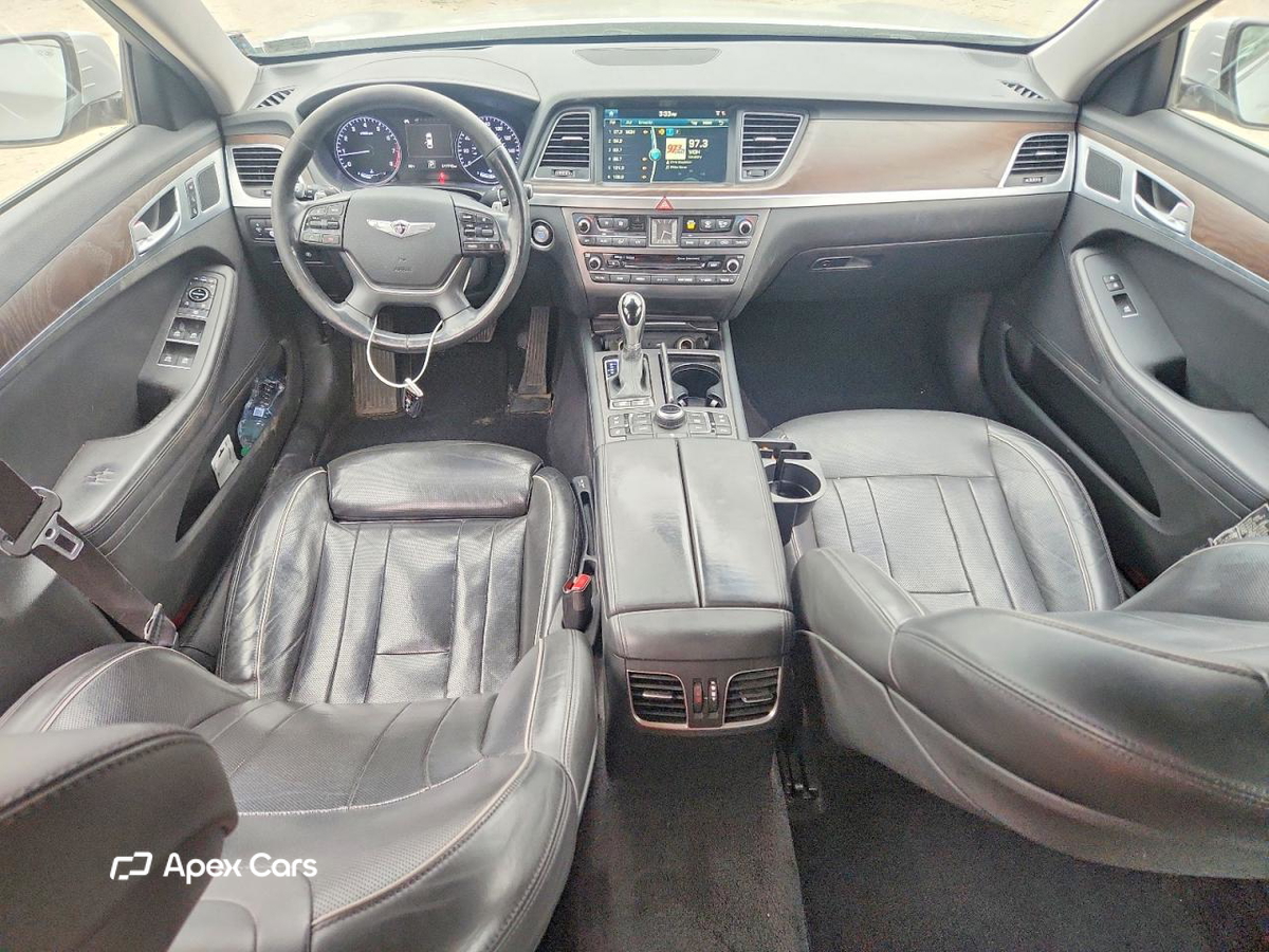 Hyundai Genesis 2015