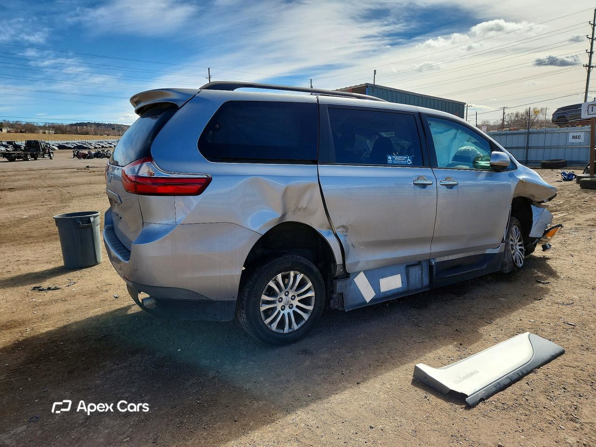 Toyota Sienna 2017