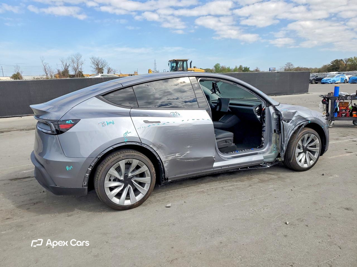 Tesla Model Y 2026