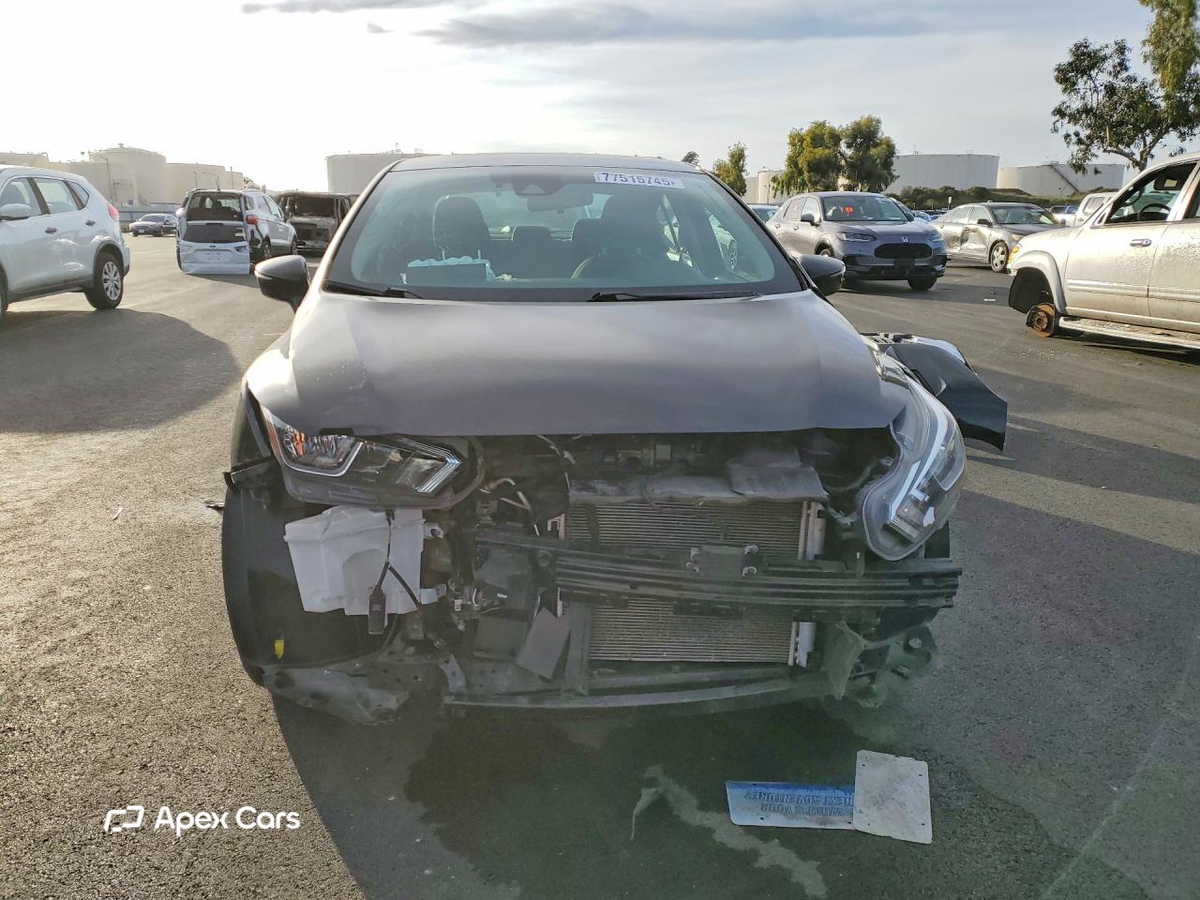 Nissan Versa 2021