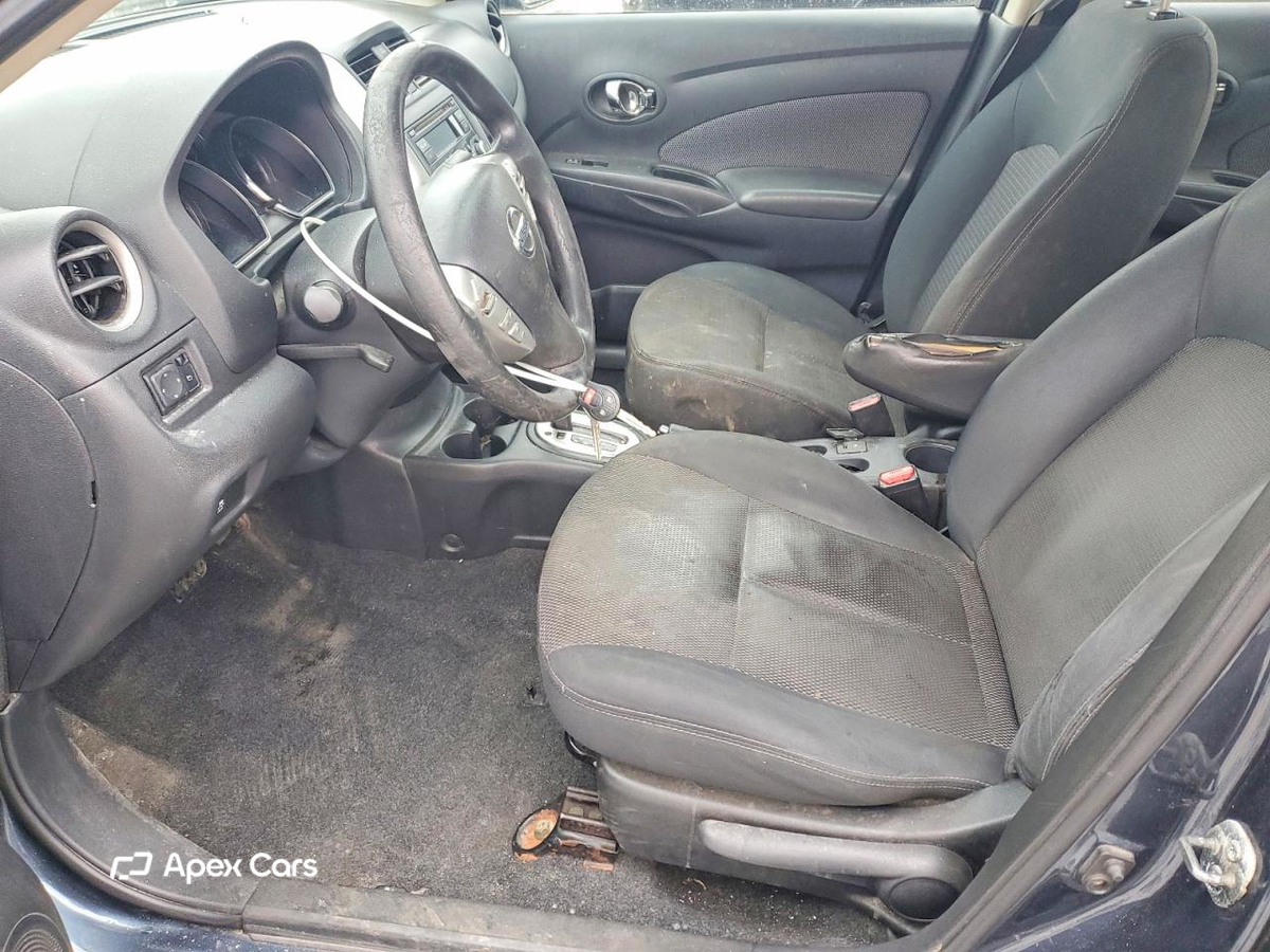 Nissan Versa 2015