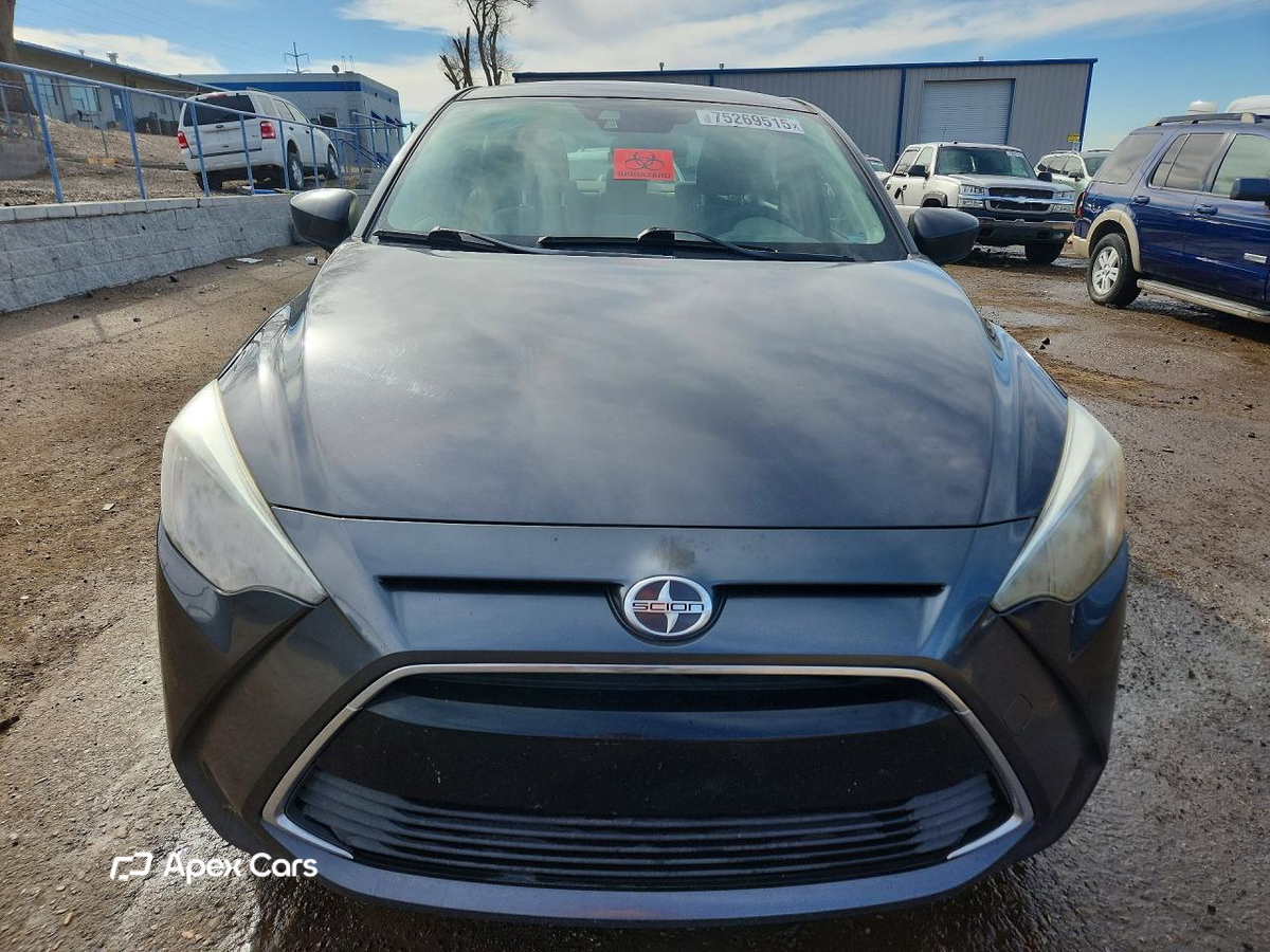 Scion iA 2016