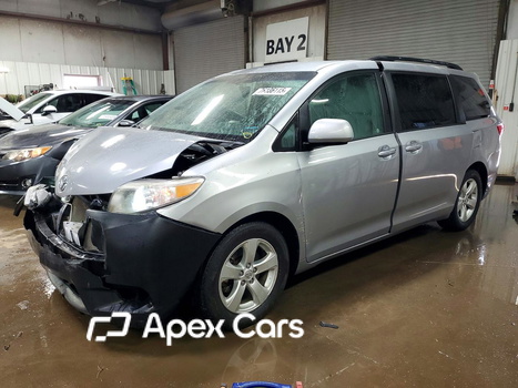 Toyota Sienna 2016 - Image 1 of 14