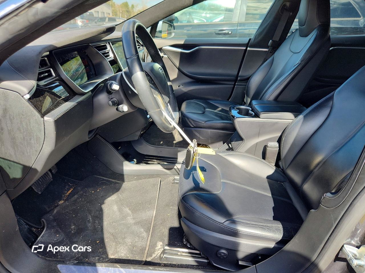 Tesla Model S 2015