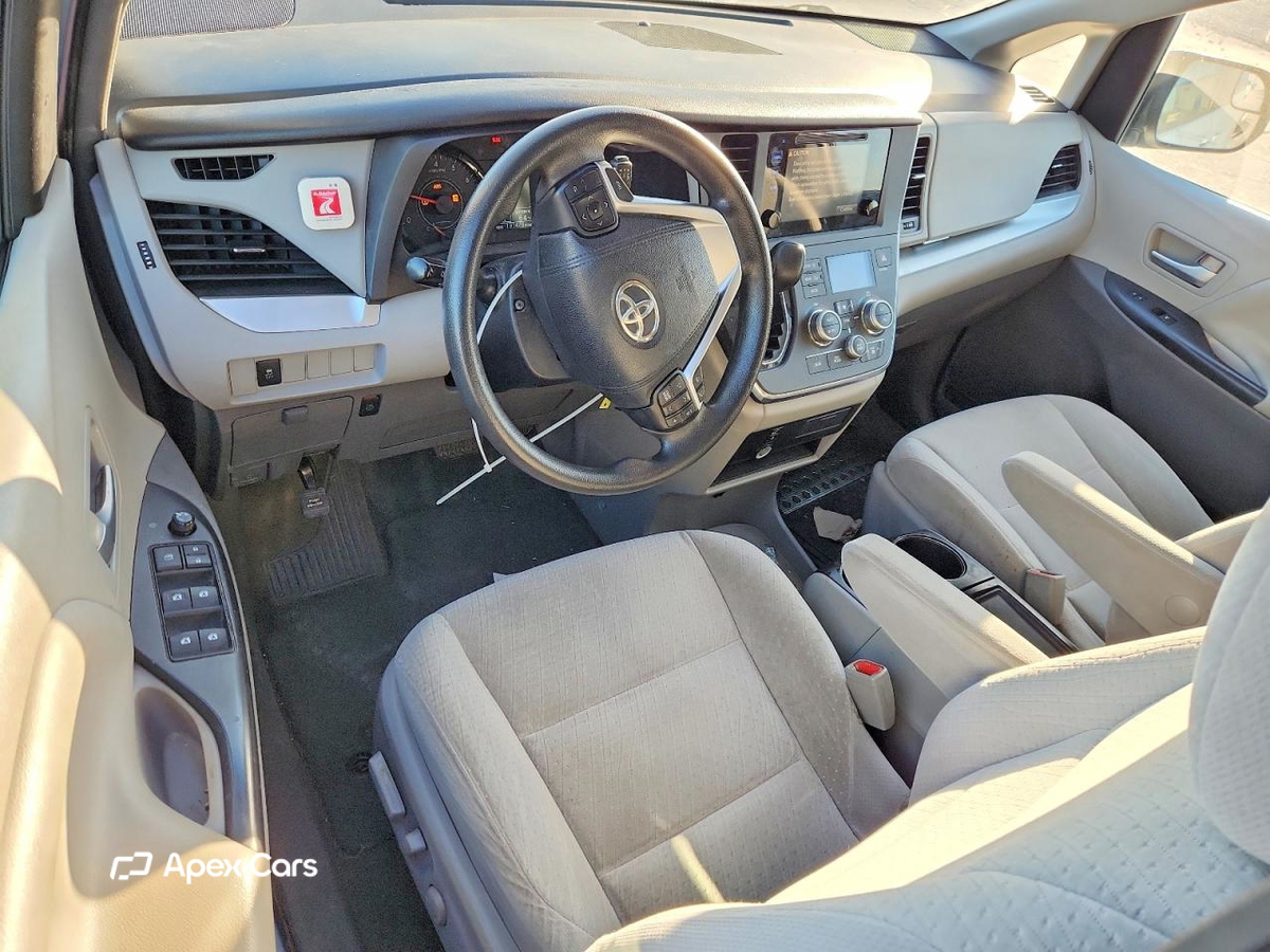 Toyota Sienna 2015