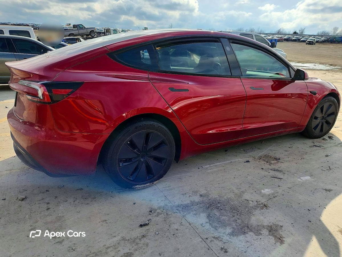 Tesla Model 3 2024