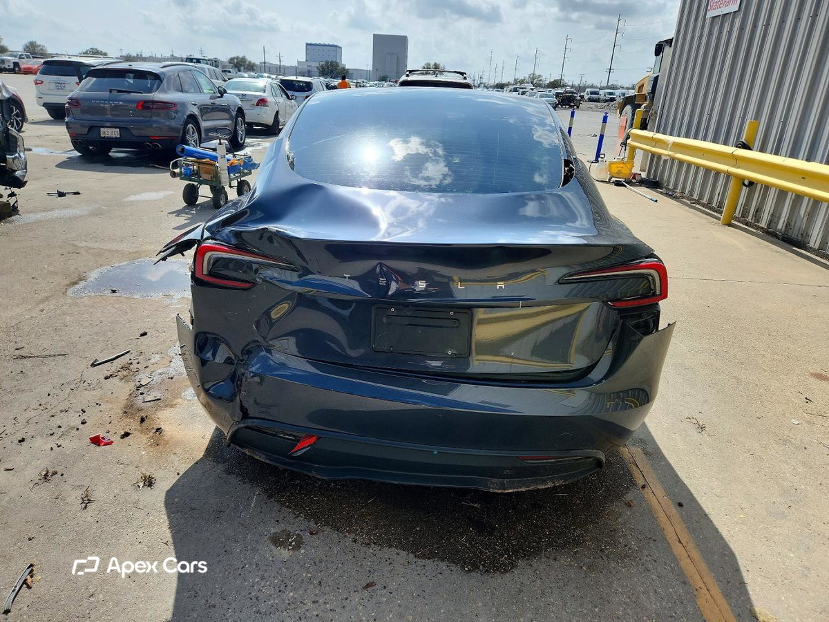 Tesla Model 3 2024