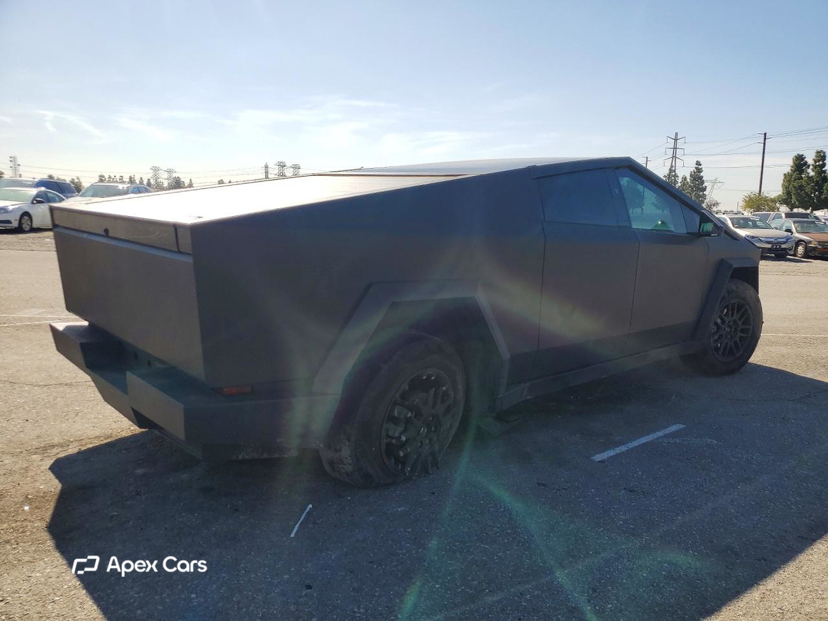 Tesla Cybertruck 2025
