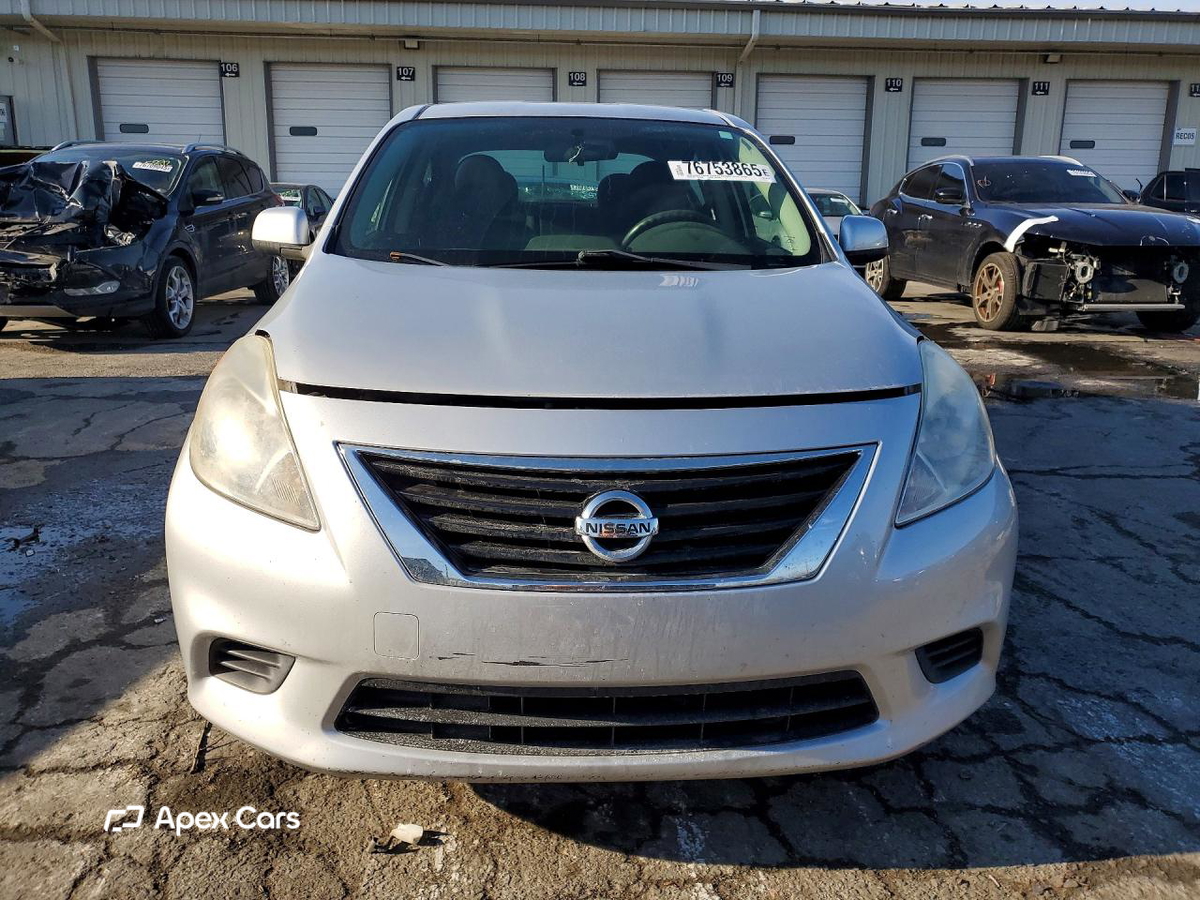 Nissan Versa 2014