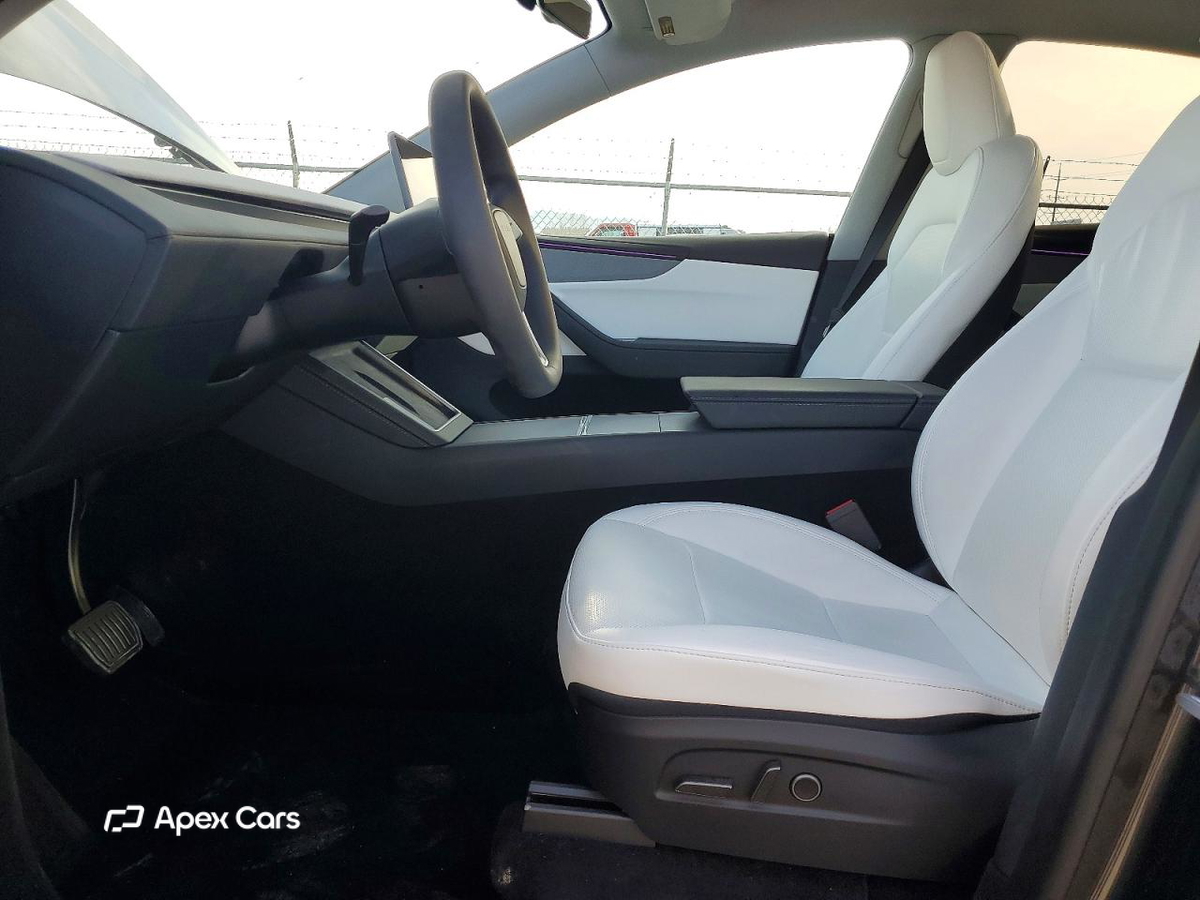 Tesla Model Y 2026