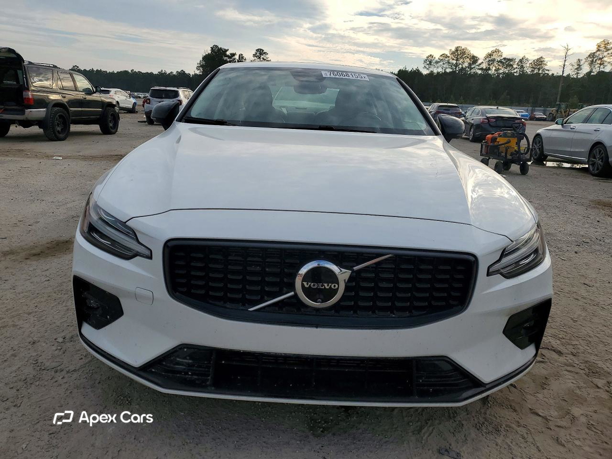 Volvo S60 2025