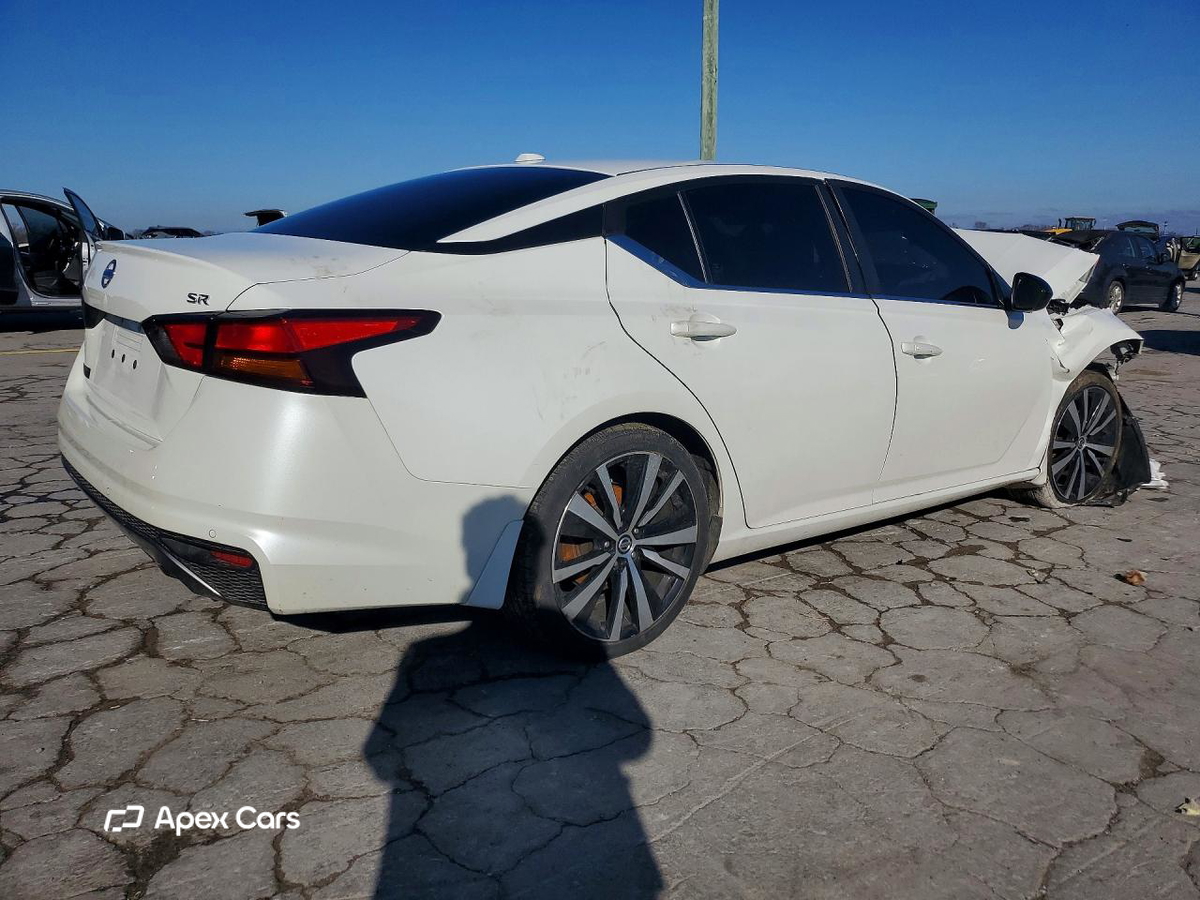 Nissan Altima 2020