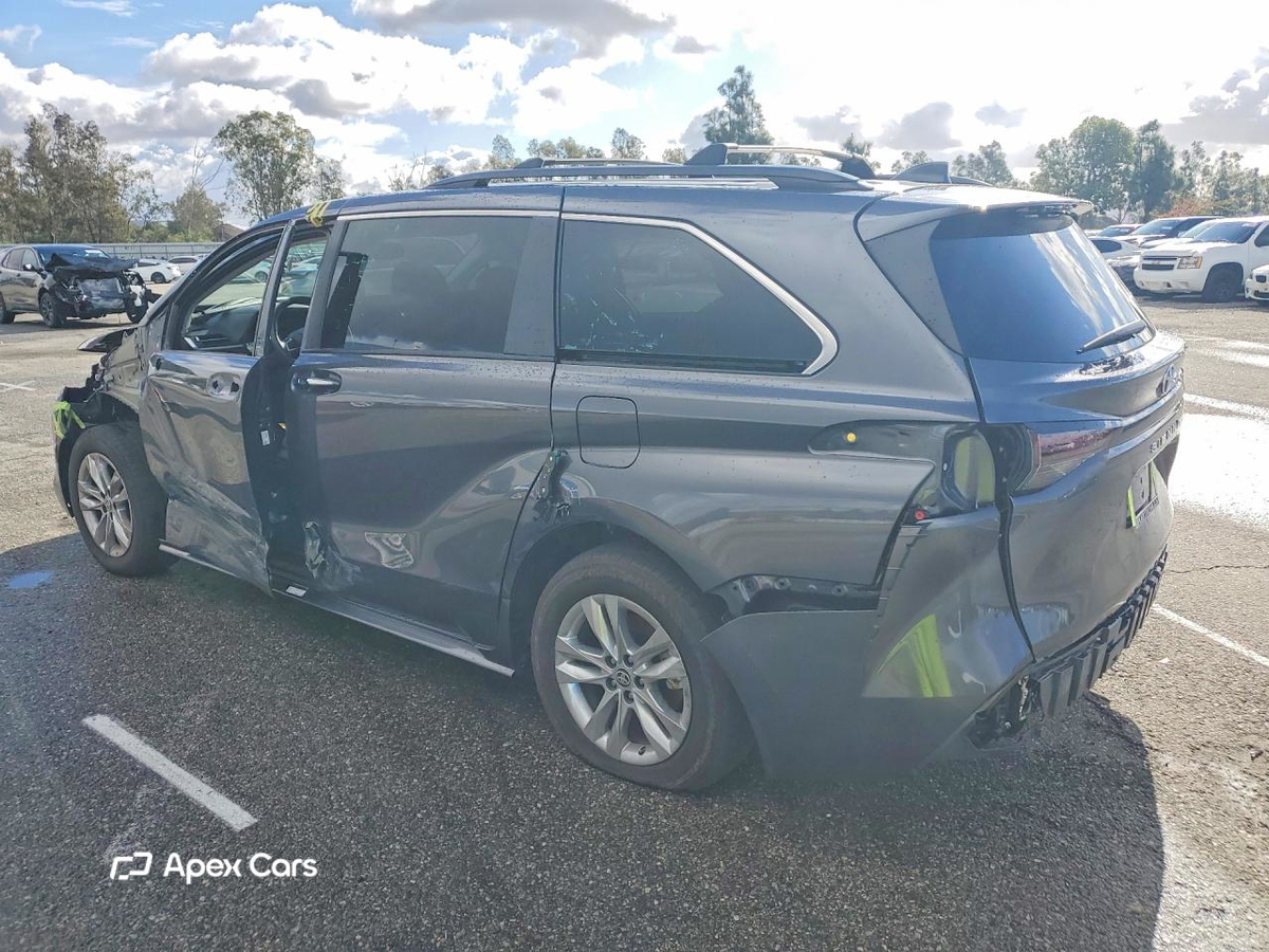 Toyota Sienna 2025