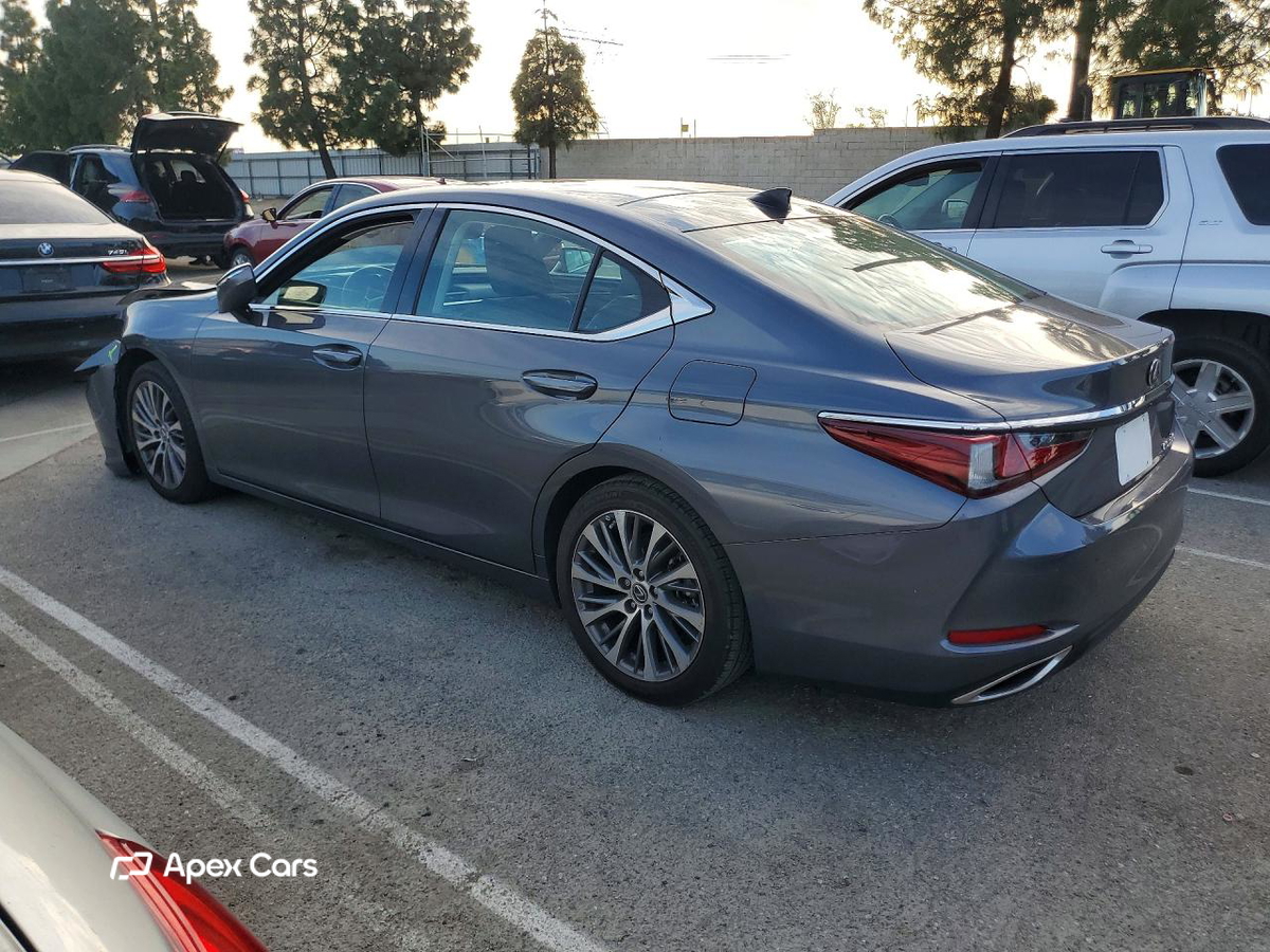 Lexus ES 2020