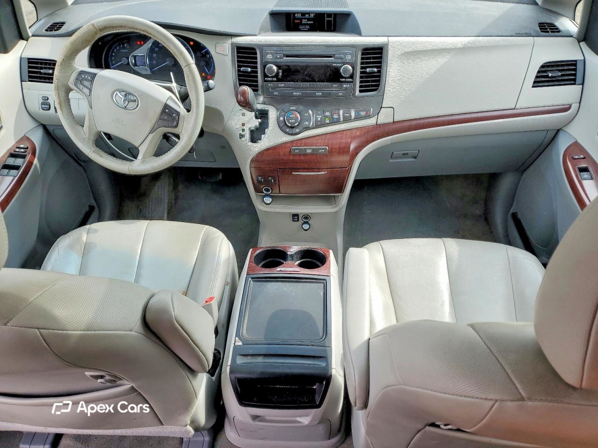 Toyota Sienna 2014