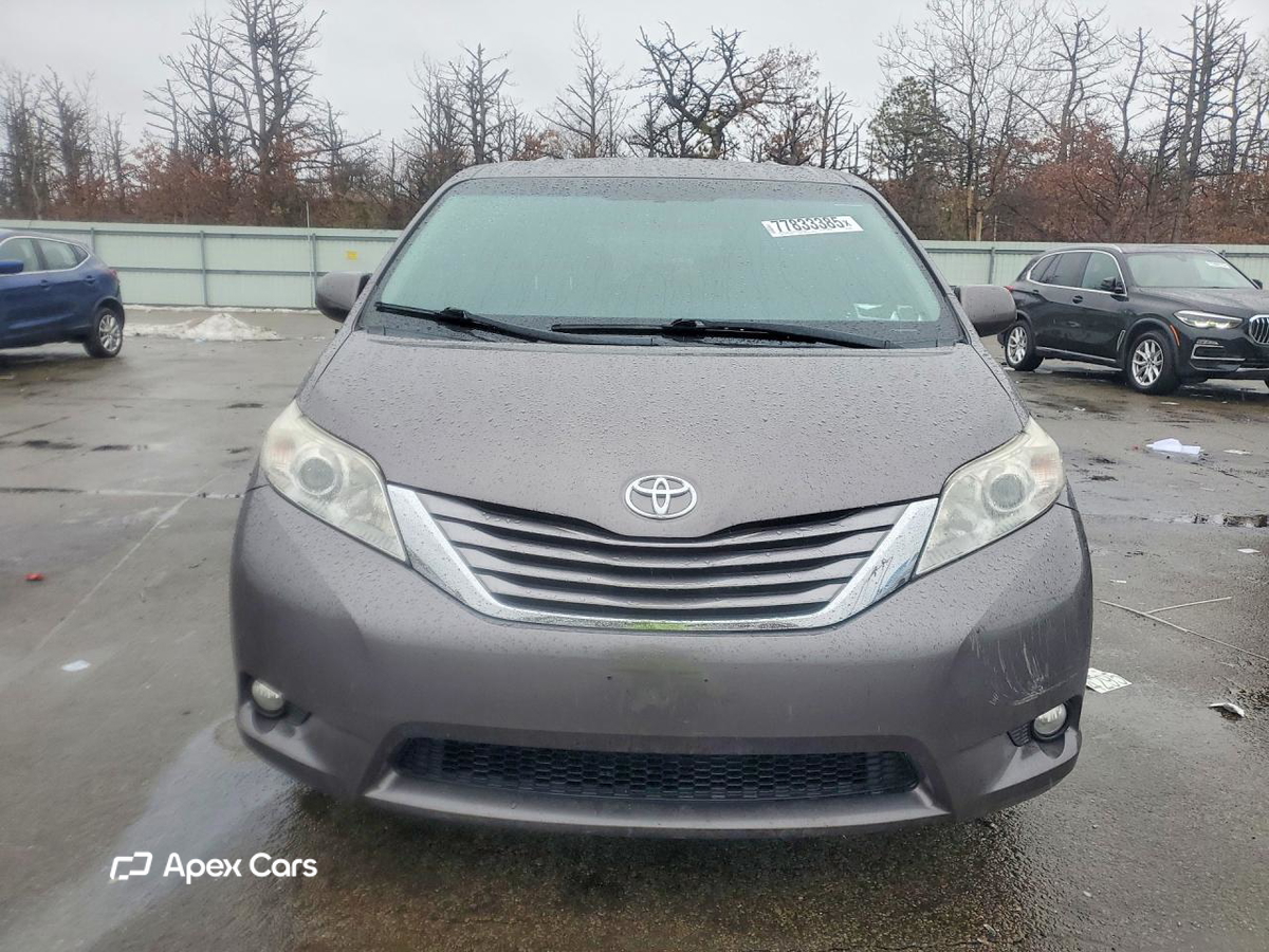Toyota Sienna 2015
