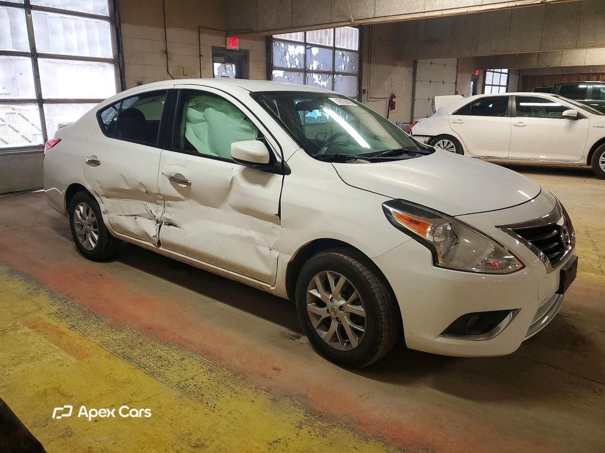 Nissan Versa 2018