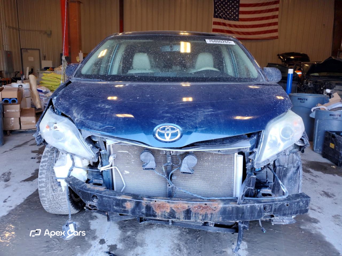 Toyota Sienna 2012