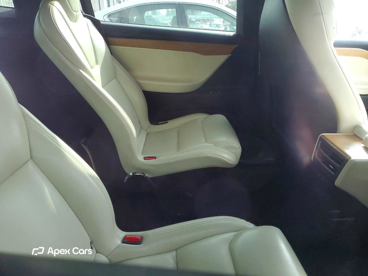 Tesla Model X 2020