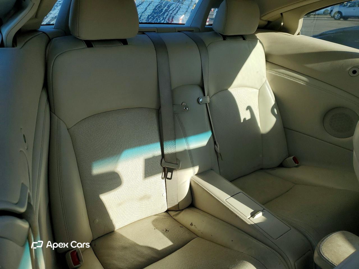 Lexus IS 2010