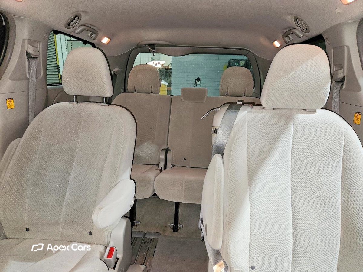 Toyota Sienna 2012