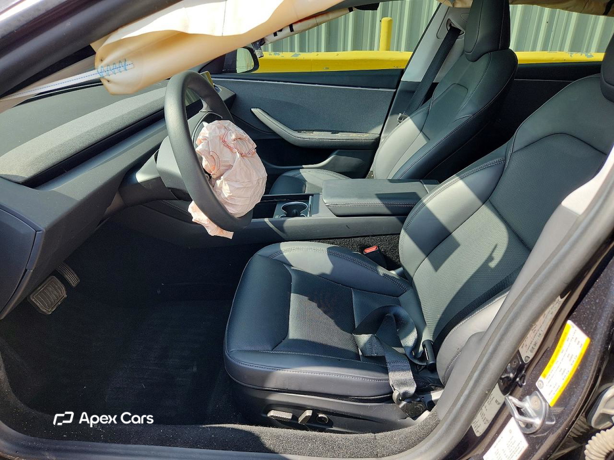 Tesla Model 3 2024
