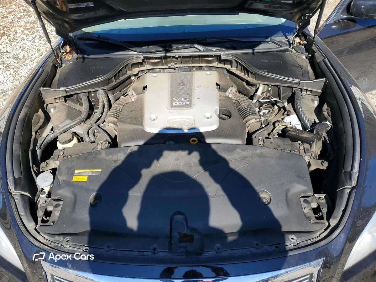 Infiniti M 2012