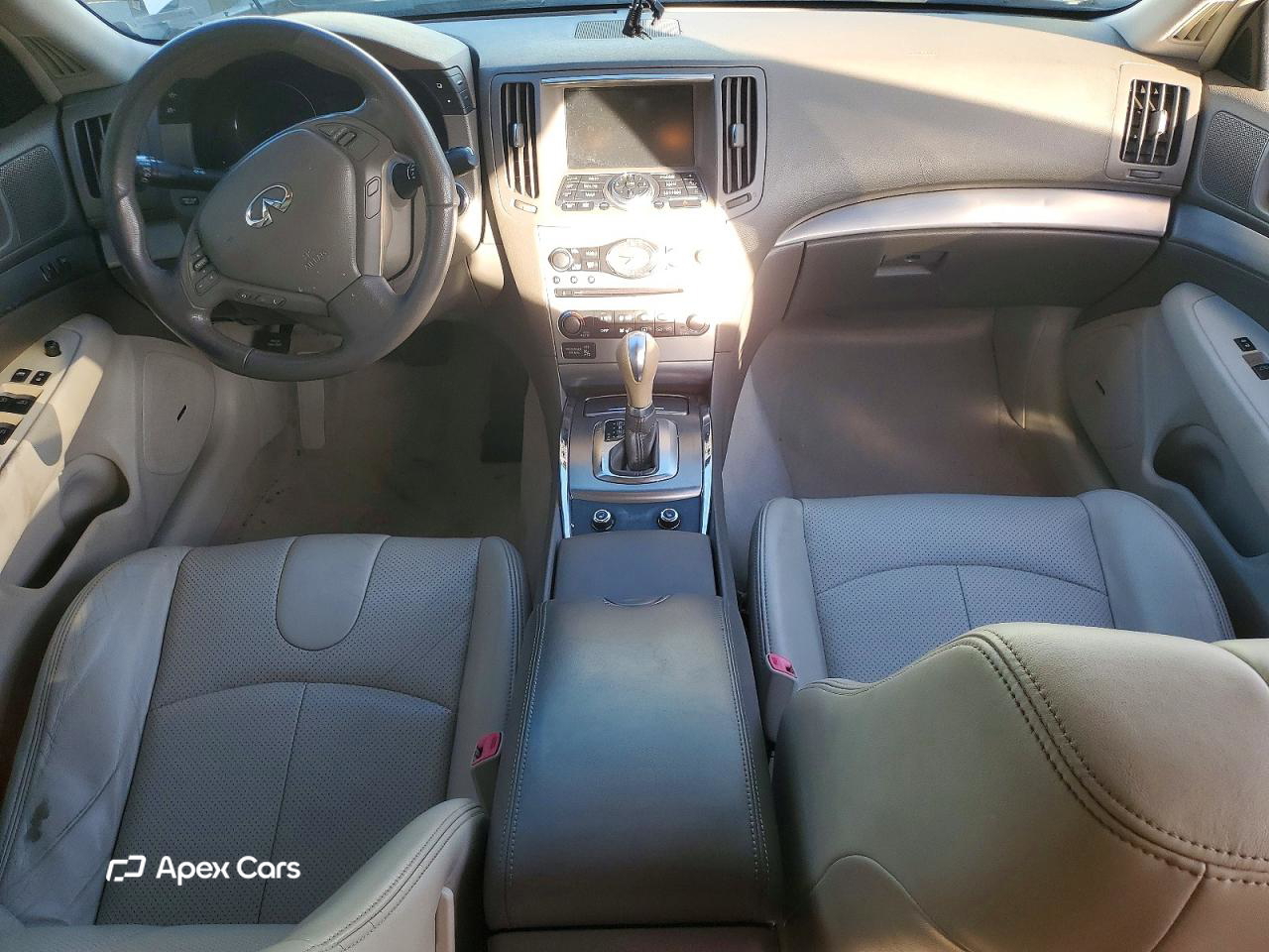Infiniti G 2010