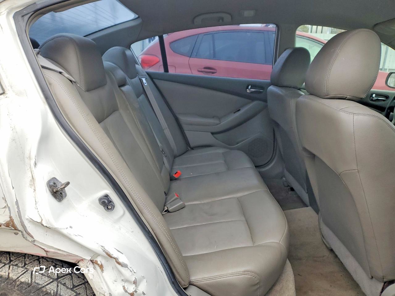 Nissan Altima 2010