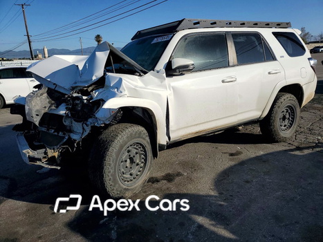 Toyota 4Runner 2017 - Image 1 of 15