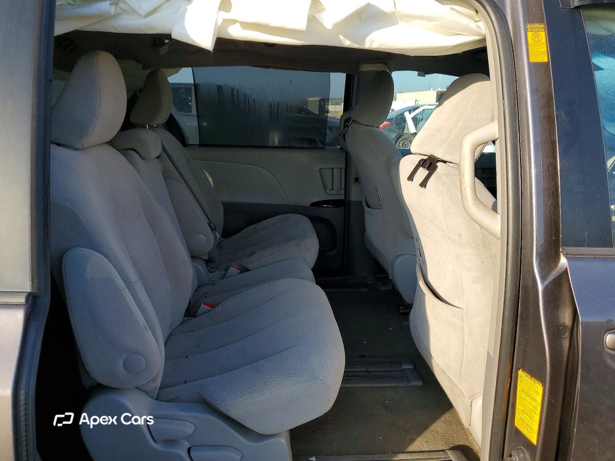Toyota Sienna 2013