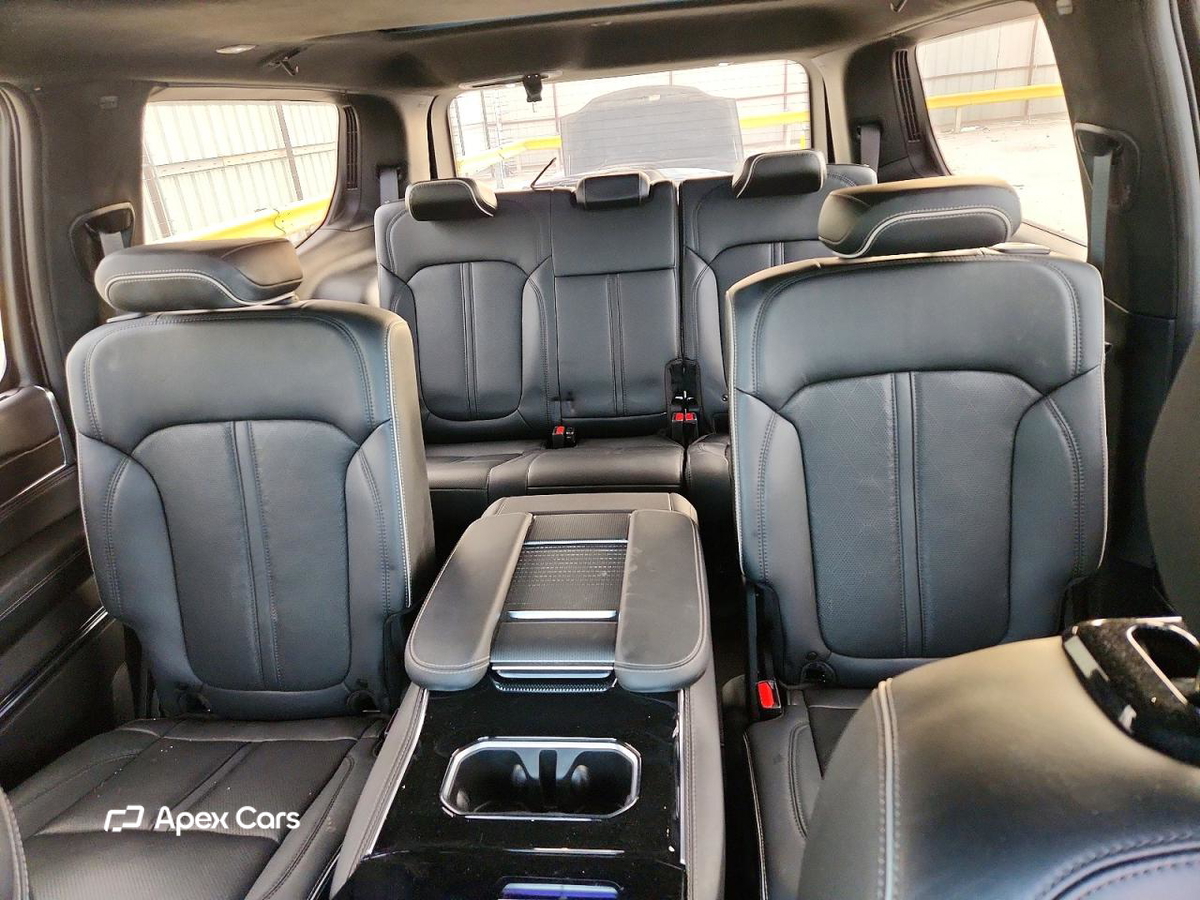 Jeep Grand Wagoneer 2023