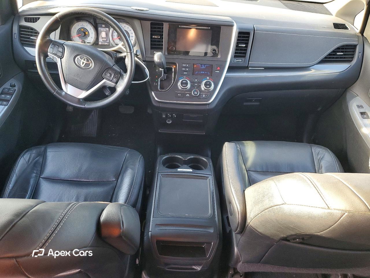 Toyota Sienna 2015
