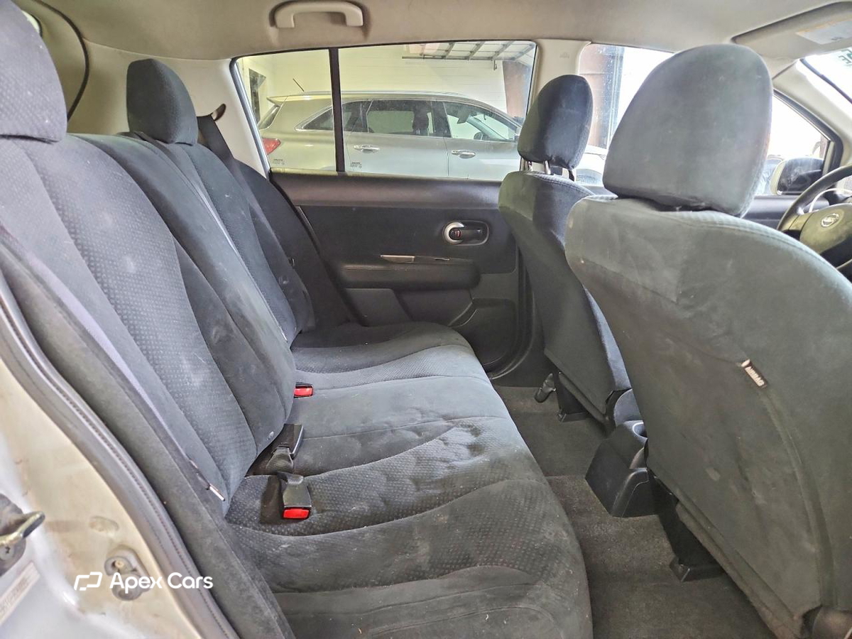 Nissan Versa 2012