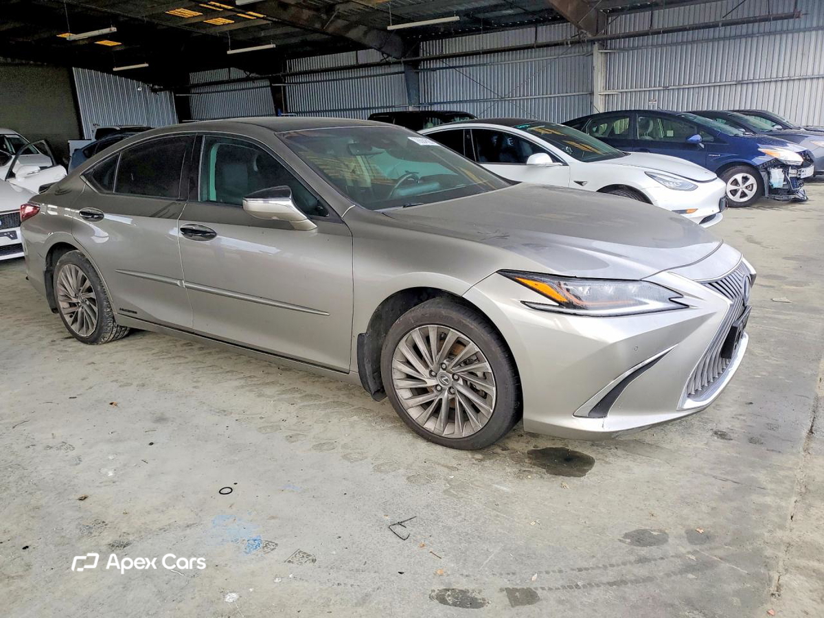 Lexus ES 2021