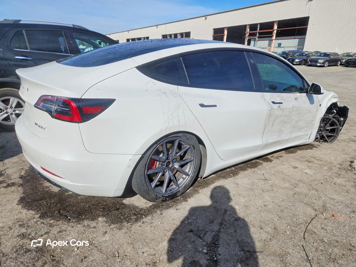 Tesla Model 3 2021