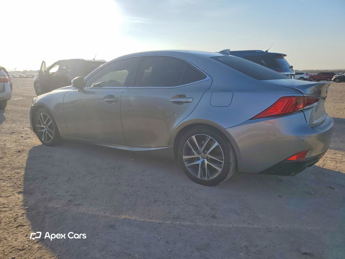 Lexus IS 2020