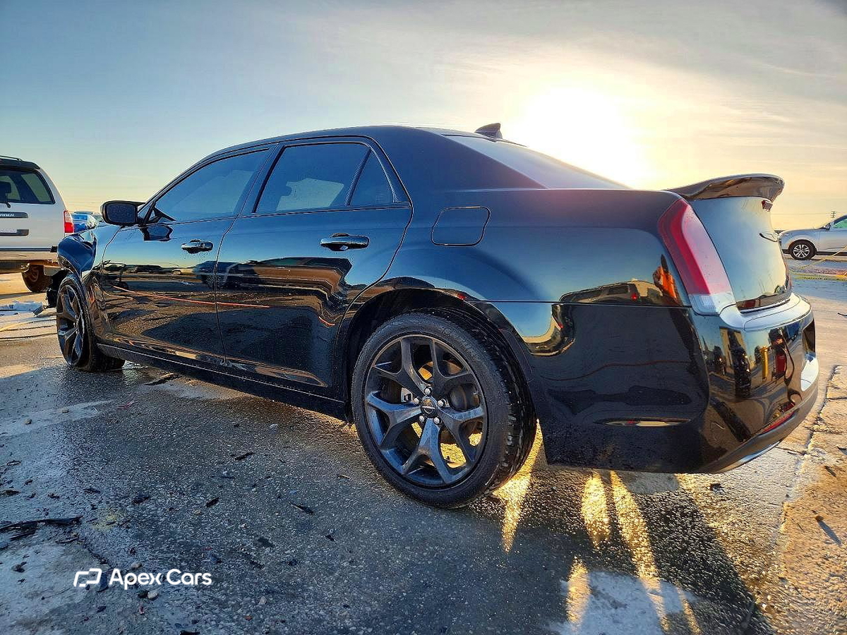 Chrysler 300 2023