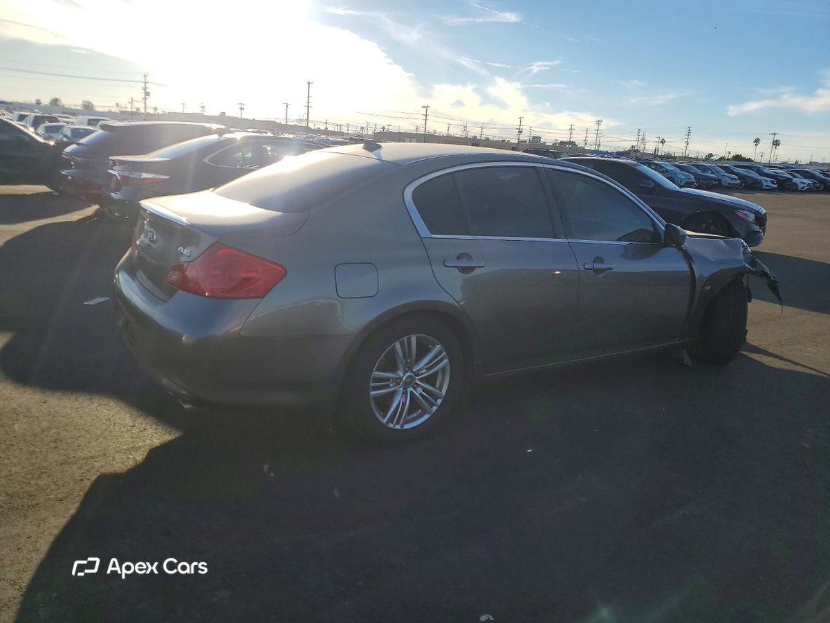 Infiniti Q40 2015