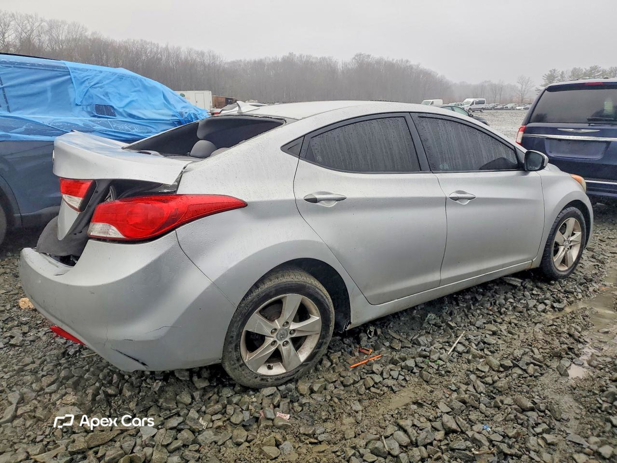 Hyundai Elantra 2011