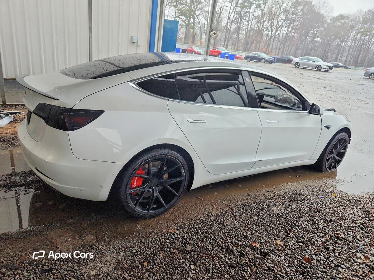 Tesla Model 3 2020