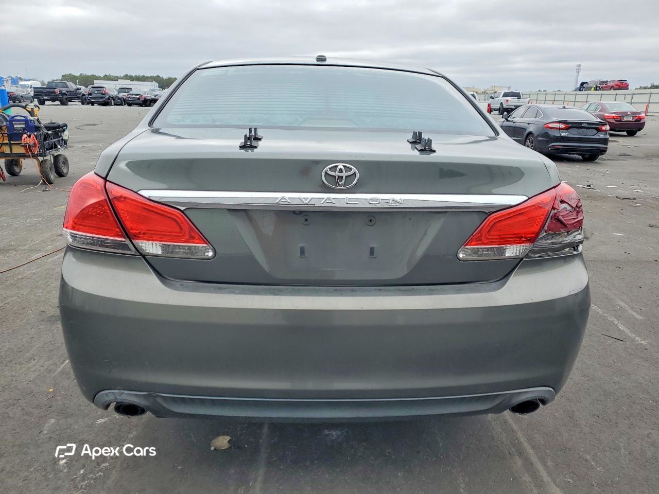 Toyota Avalon 2011