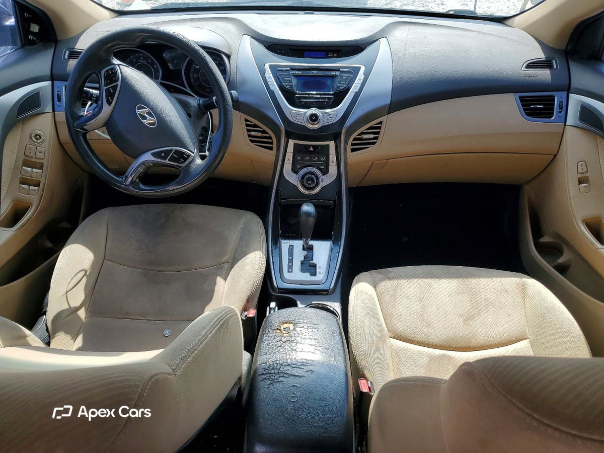 Hyundai Elantra 2012