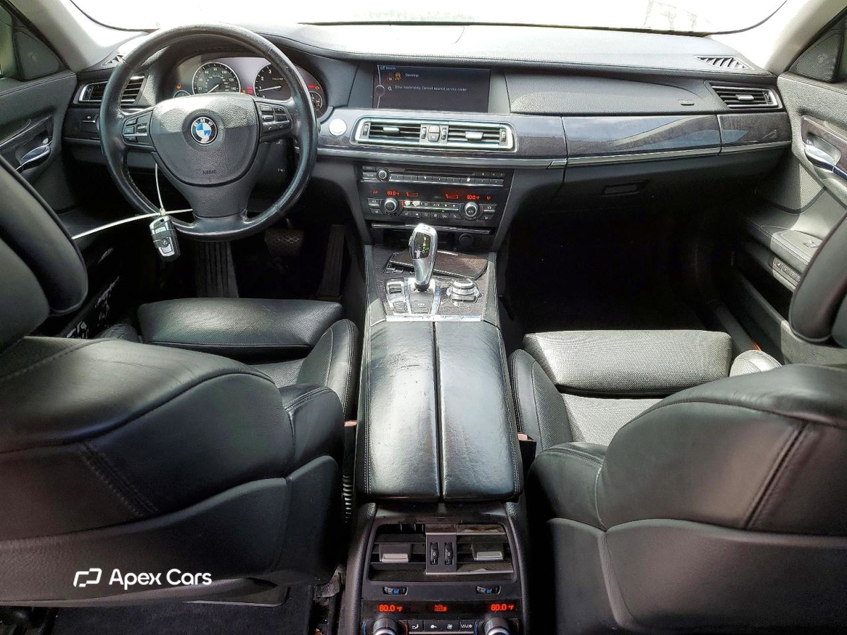 BMW Series 7 2010